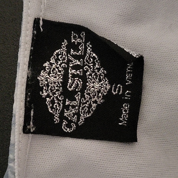 Cal Style Light Blue Snake Print Flounce Sleeve Lined Blouse - Size S - Picture 8 of 9